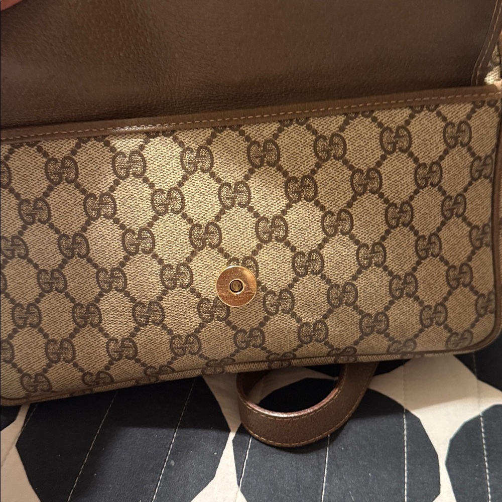 Gucci Tan and Brown Monogram Messenger Bag - Picture 7 of 12